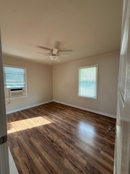 Building Photo - 1518 Mahan Ave