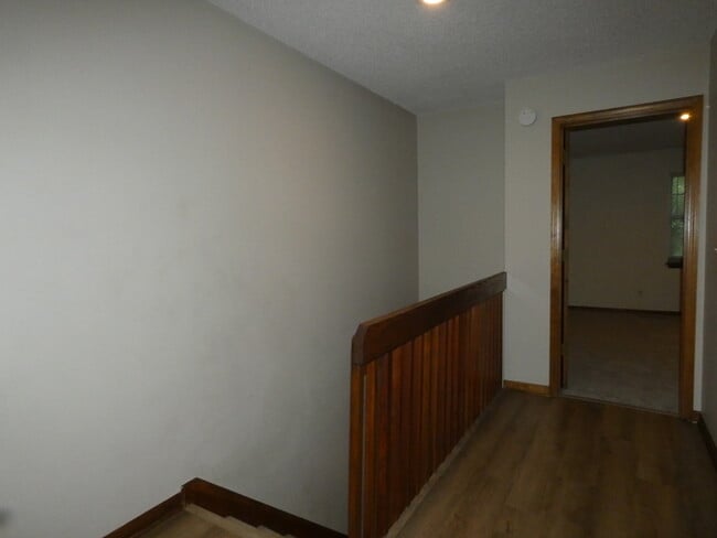 Building Photo - Beautiful Updated TownHome in Park Hill Sc...