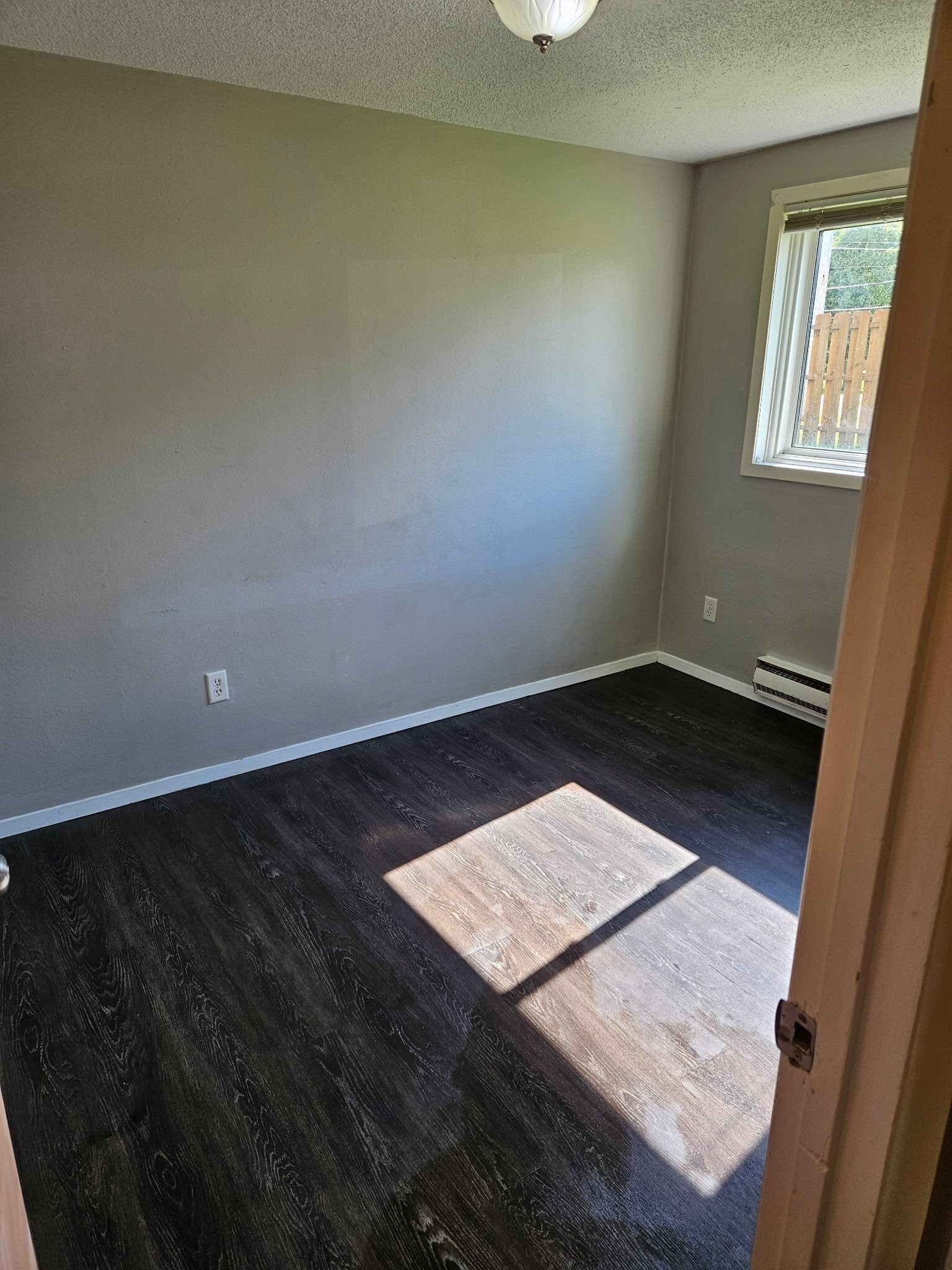 Building Photo - 302 Maple Ln