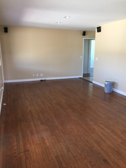 Living Room - 1712 E Broadway