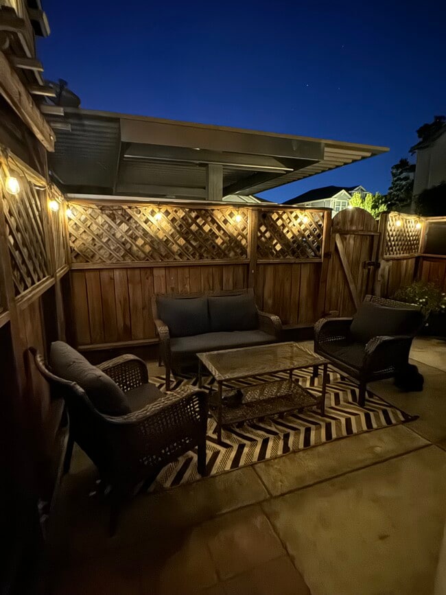 Building Photo - 3967 Sebastopol Rd