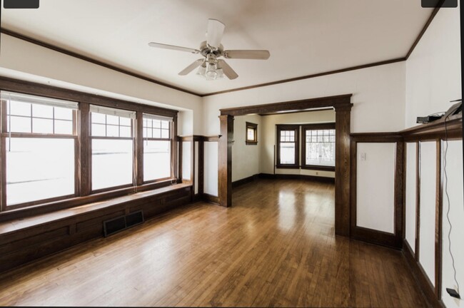Building Photo - 2952 N Frederick Ave