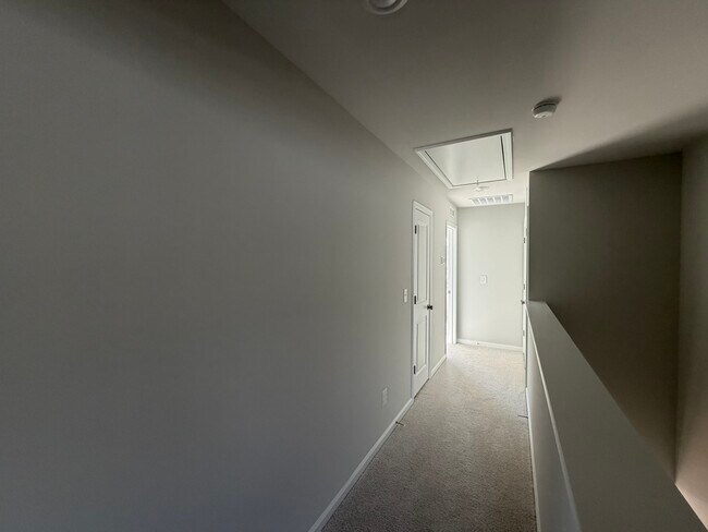 Building Photo - Carolina Springs 2