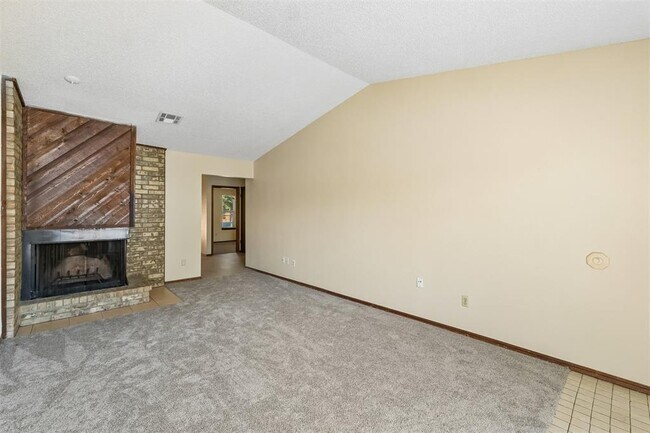 Building Photo - 208 Hudson Pl