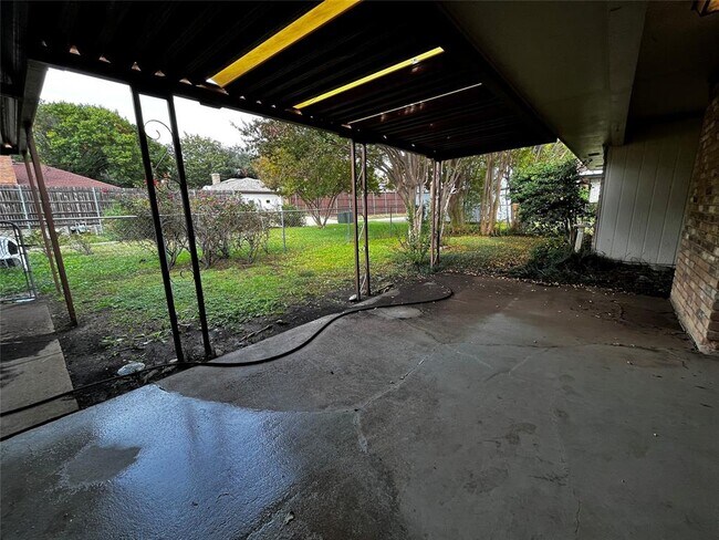 Building Photo - 1025 Cloverdale Ln