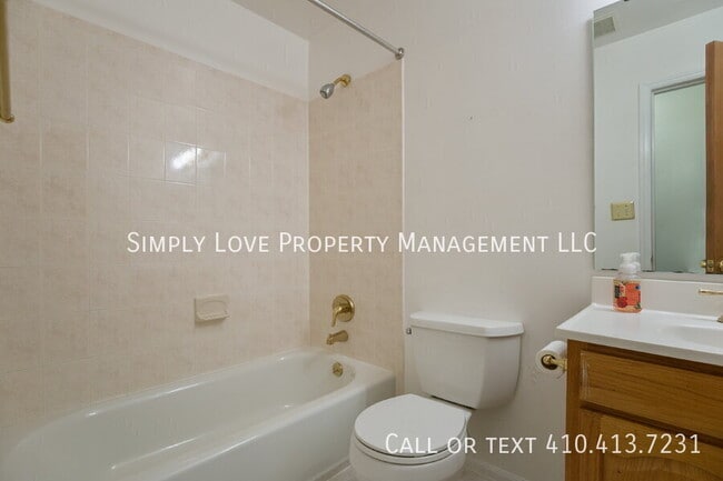 Building Photo - 2411 Old Gate Ct