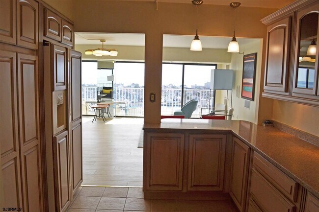 Building Photo - 236 N Derby Ave