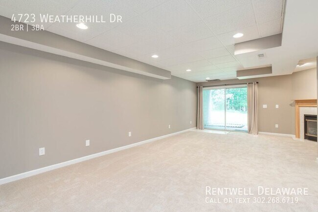 Building Photo - GORGEOUS TOWNHOME
