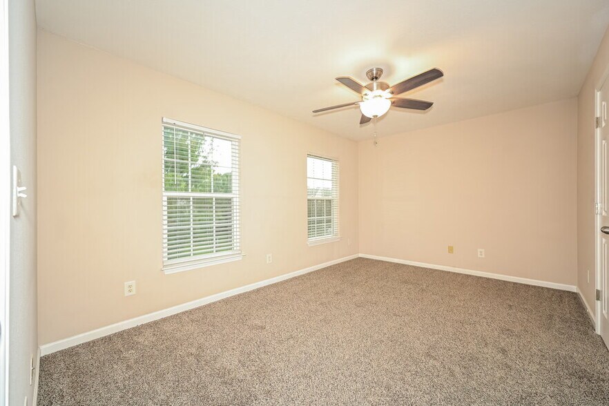Building Photo - 310 Sarava Ln