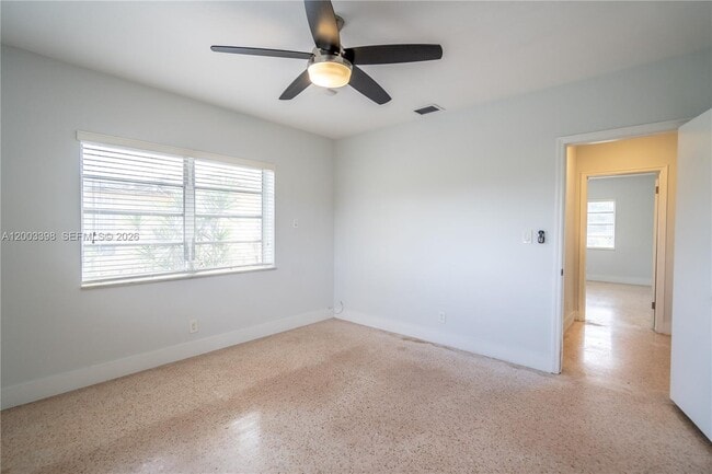 Building Photo - 475 S Shore Dr