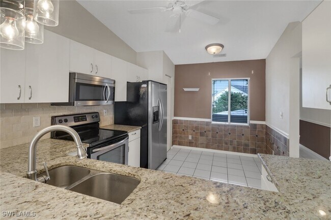 Building Photo - 875 New Waterford Dr