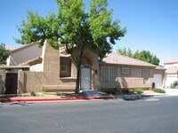 Building Photo - Single story, gated, 3bed, 2bath, 2car garage, Club house, Community Pool, Spa, Fitness room, CCRs