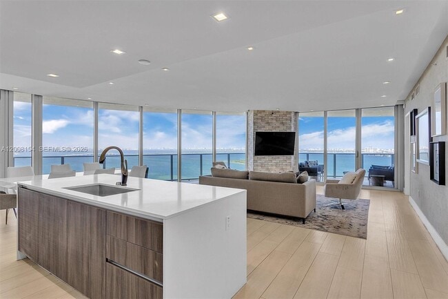 Building Photo - 488 NE 18th St