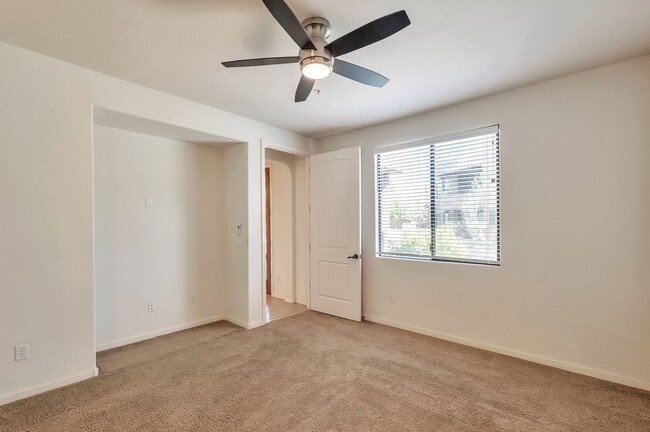 Building Photo - Beautiful 2-Bedroom 2-bathroom in Prime Sc...