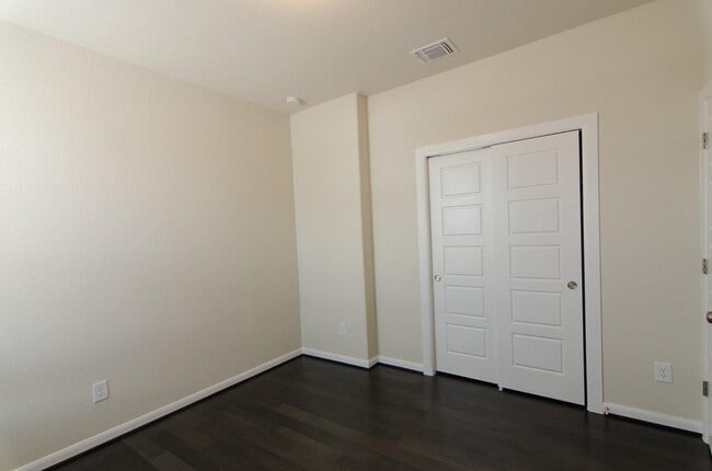 Building Photo - 6056 Urbano Bnd