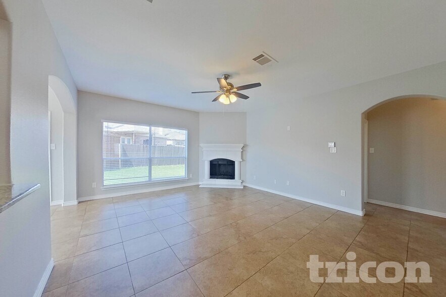 Building Photo - 1716 Anchorage Dr