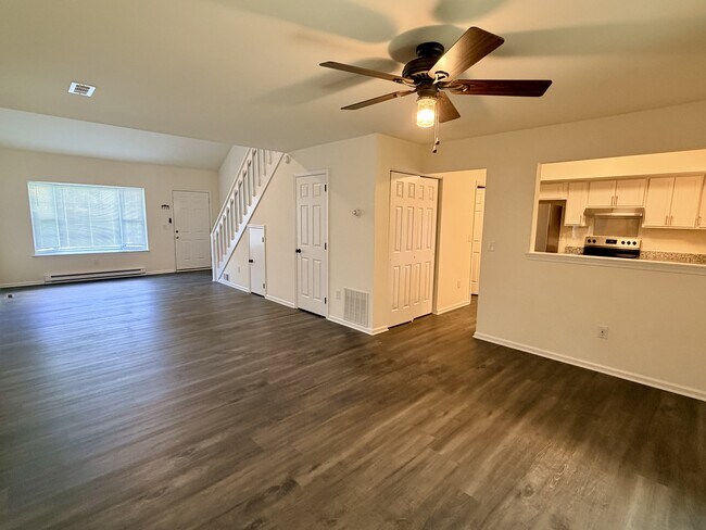 Building Photo - 168 Stoney Dr