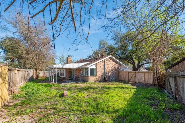 Building Photo - 13534 N Peachfield Cir