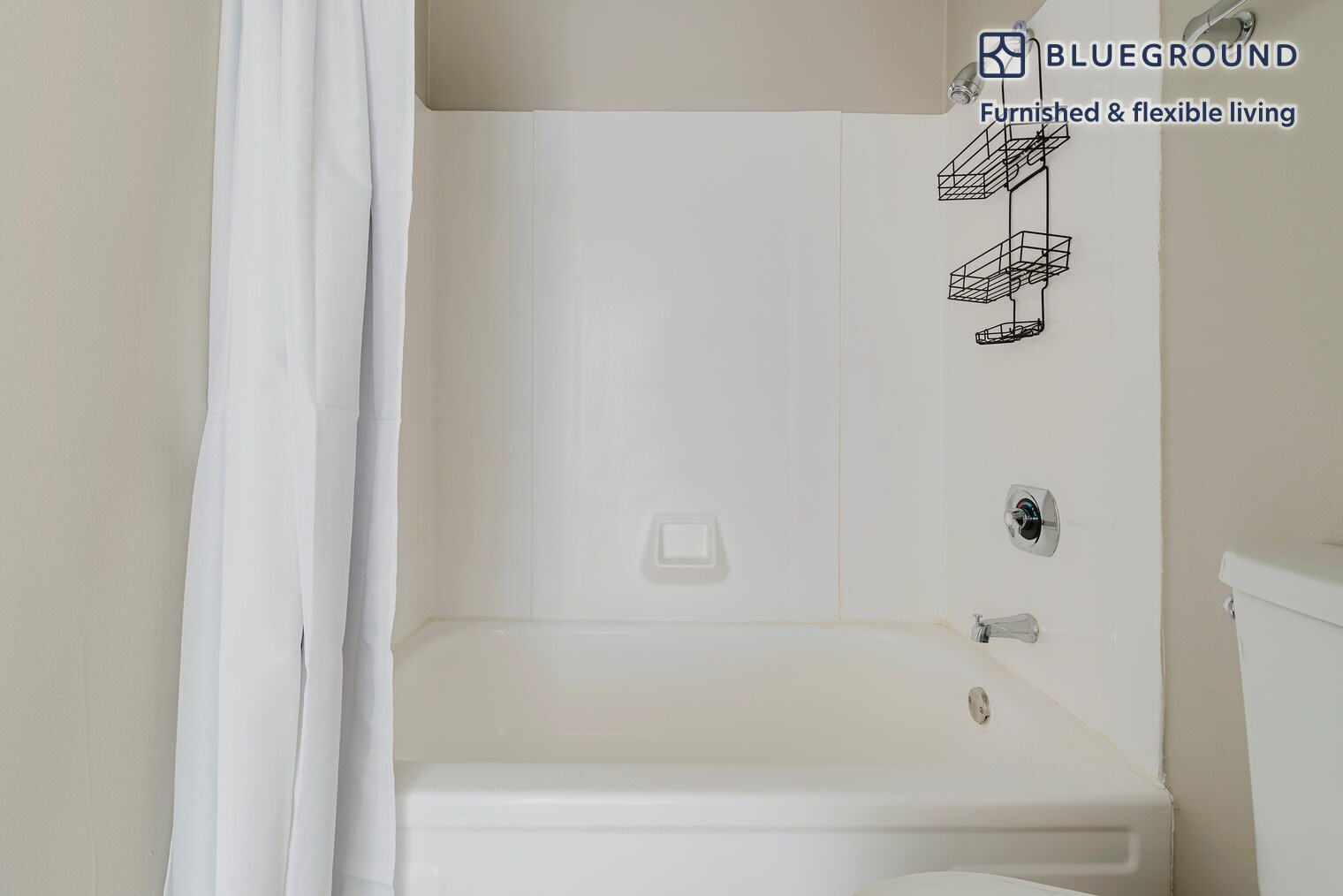 Building Photo - 644 Edgewater Blvd