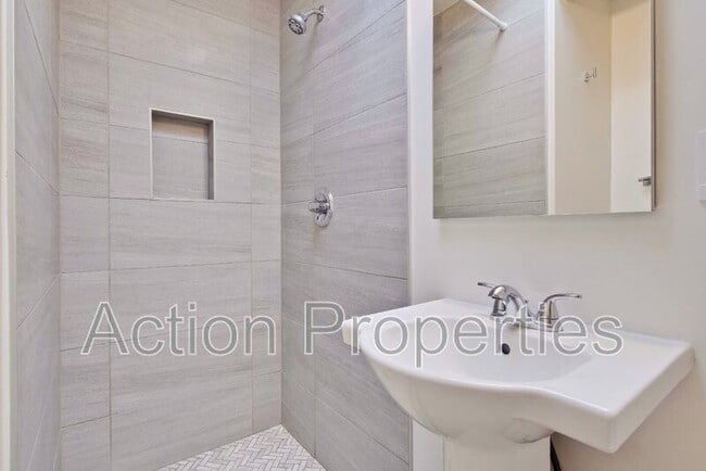 Building Photo - 3733 Carlson Cir