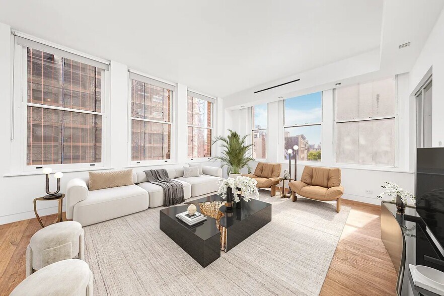 Primary Photo - 172 Crosby St