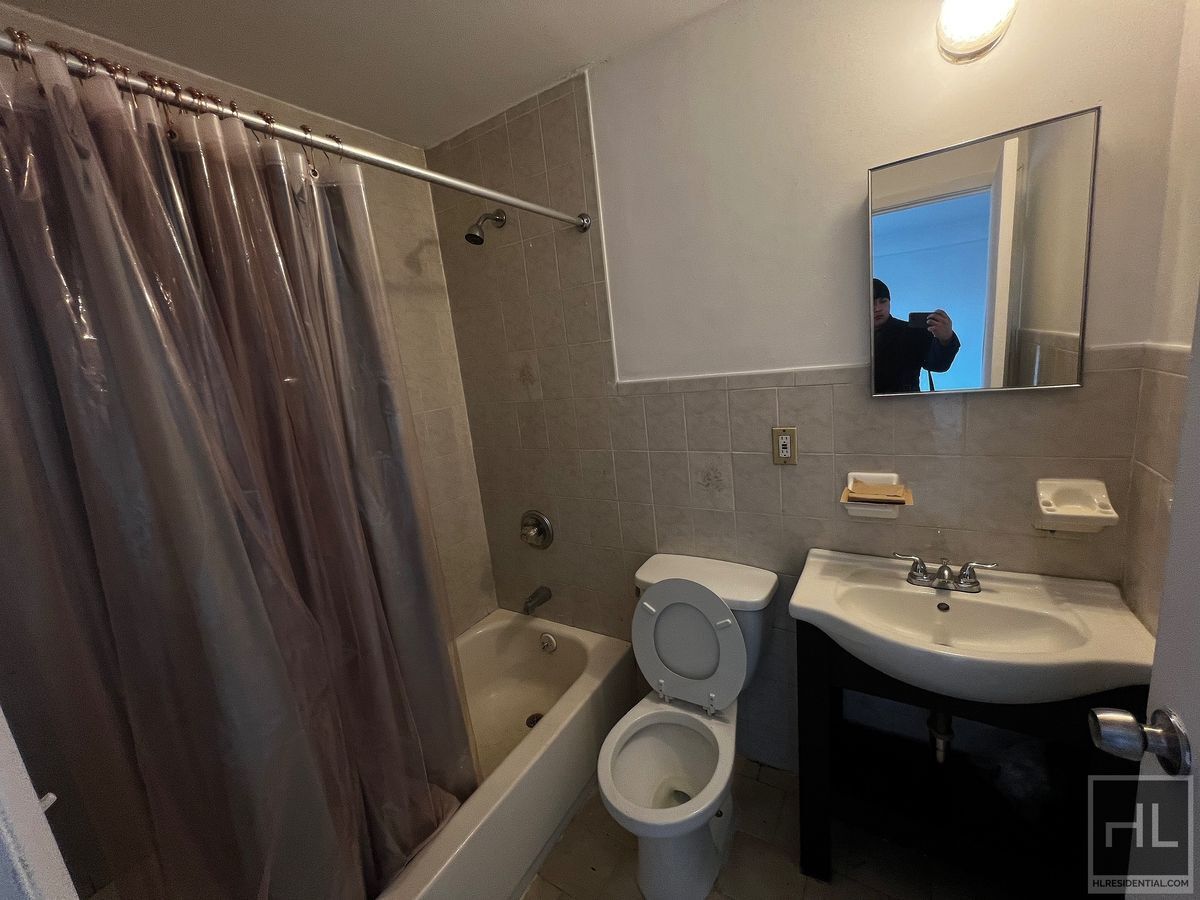 Building Photo - 111 STREET