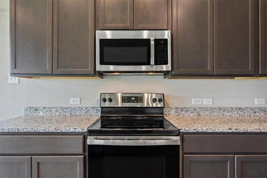 Building Photo - 4412 S Fork Ranch Rd