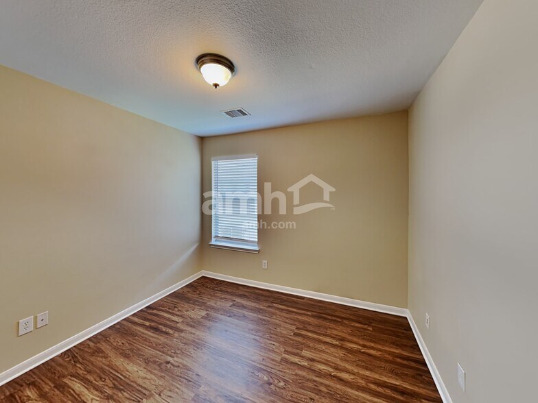 Building Photo - 8034 Singing Sonnet Ln