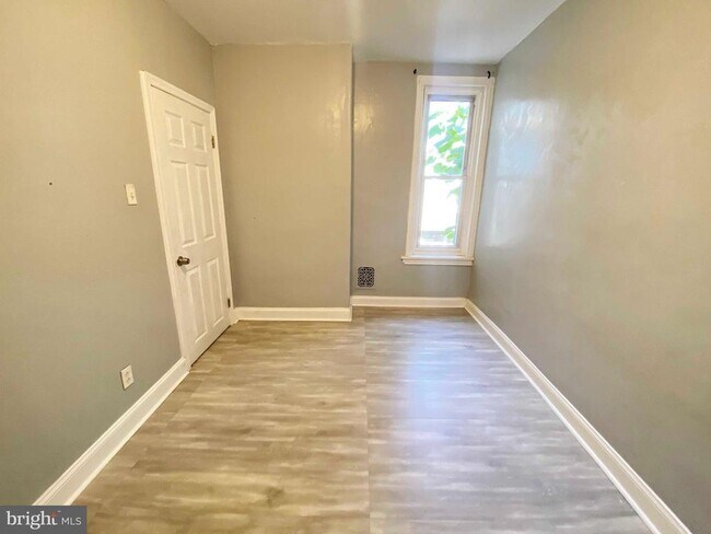 Building Photo - 3050 Hartville St