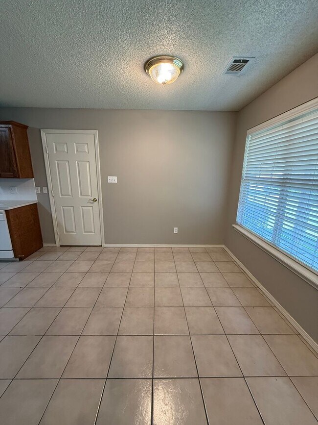 Building Photo - 1803 Ingalls Ln