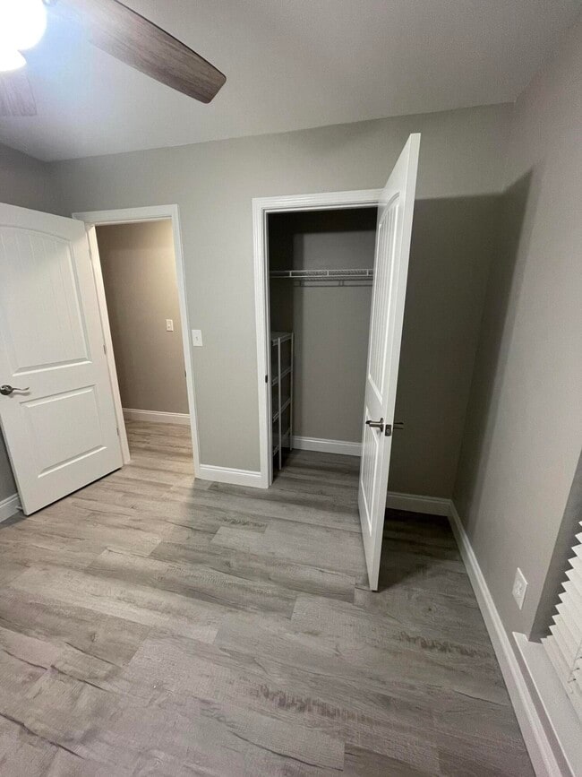 Building Photo - 162 Meadowbrook Ct