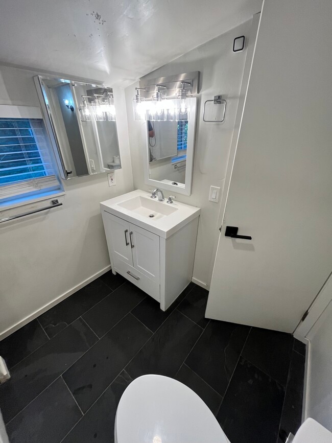 Building Photo - 1946 Green Valley Rd