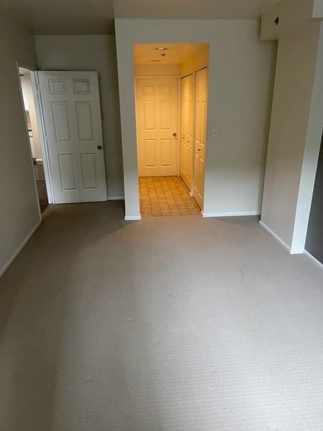 Building Photo - Upscale 1bd 1bath in Heart of Beltown With...