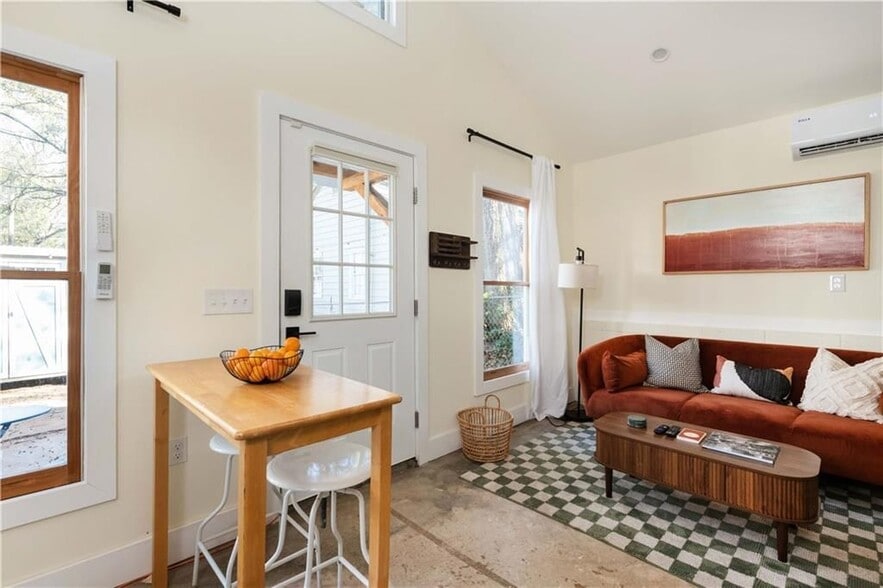 Building Photo - 1583 Braeburn Dr SE