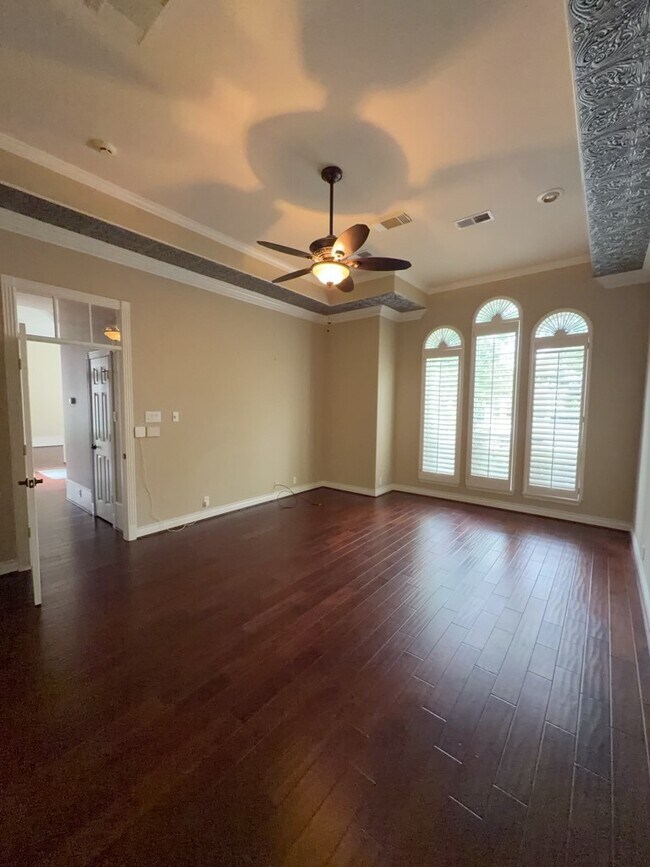 Building Photo - 16410 Emilia Ct