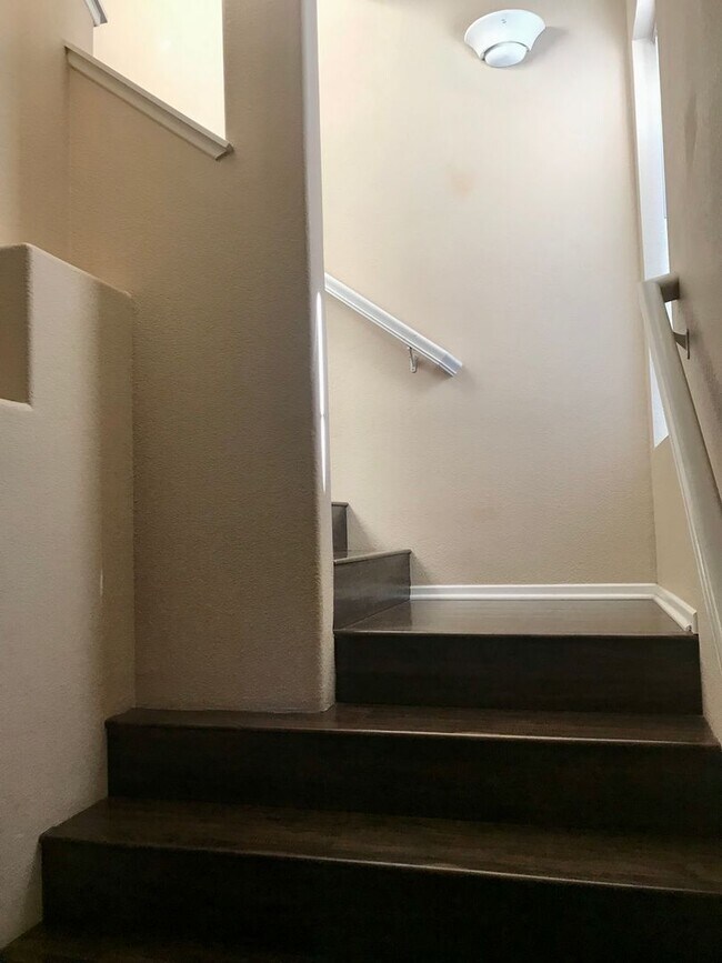Building Photo - 2-bed 2.5 bath townhome in Cascada (Rancho...