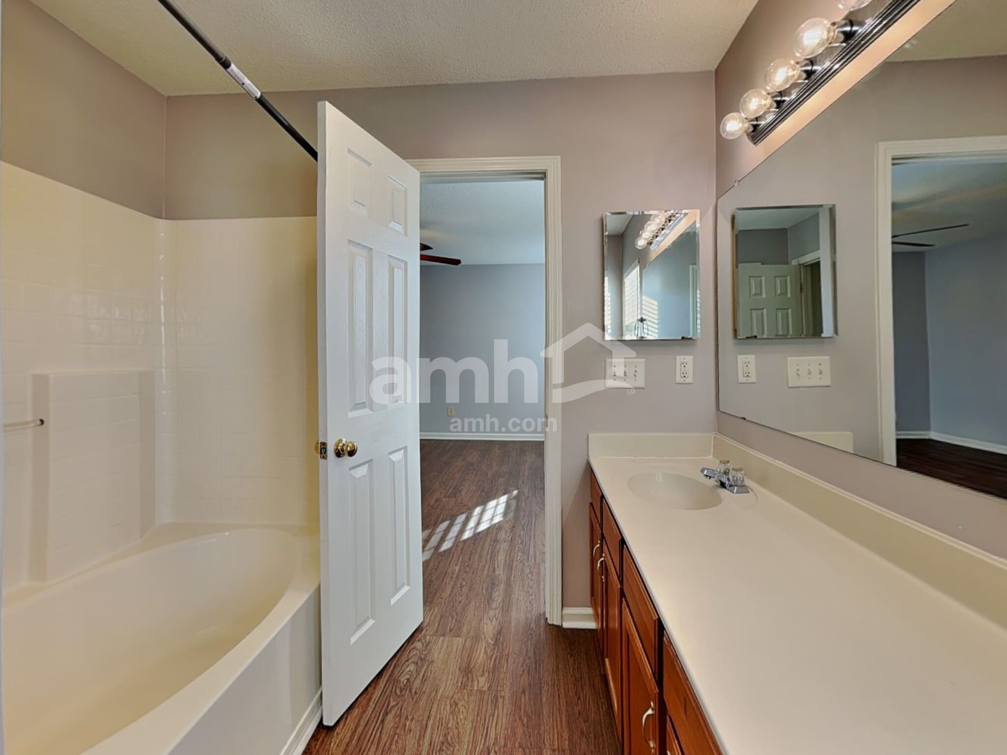 Building Photo - 1333 Harland St