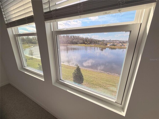 Building Photo - 2212 Portrait St