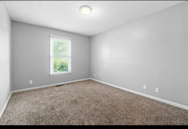 Building Photo - 3216 Tabby Dr