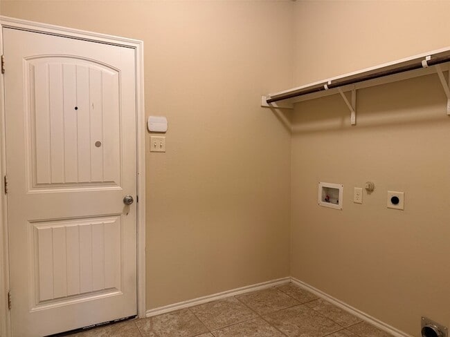 Building Photo - 313 Cherry Spring Dr