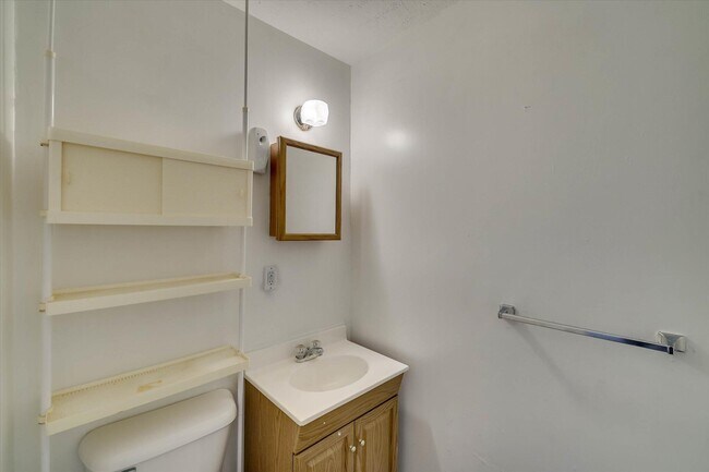 Building Photo - 2307 Hardwick Rd