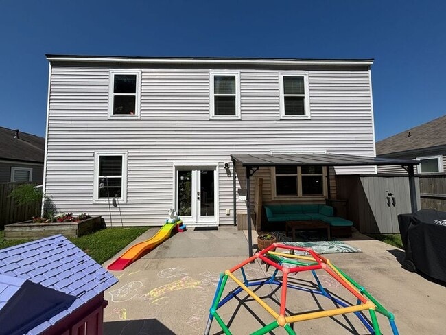 Building Photo - 208 Sarcoxie Rd