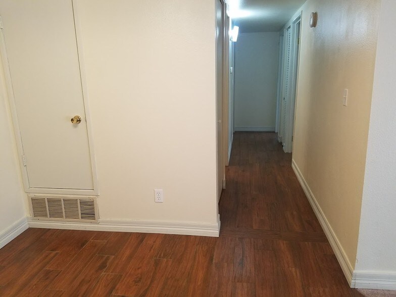 Building Photo - 1872 S Pitkin Cir