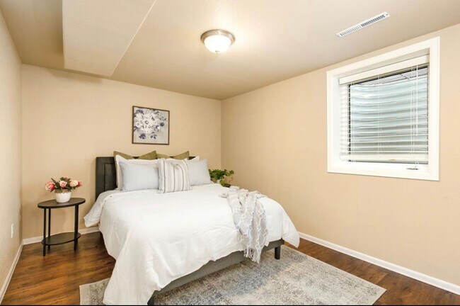 Building Photo - 2720 2nd Ave N