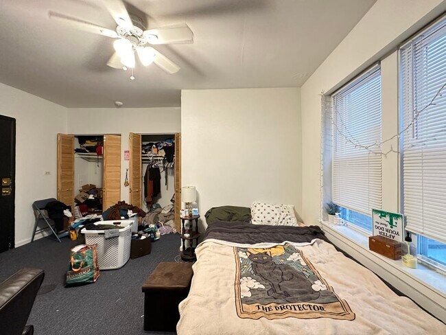 Building Photo - 5710 N Winthrop Ave