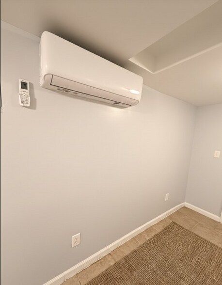 Building Photo - 120-09 Farmers Blvd