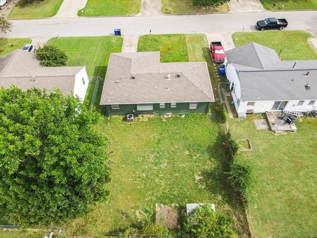 Building Photo - Charming 3-Bedroom Home Near the Rose Dist...