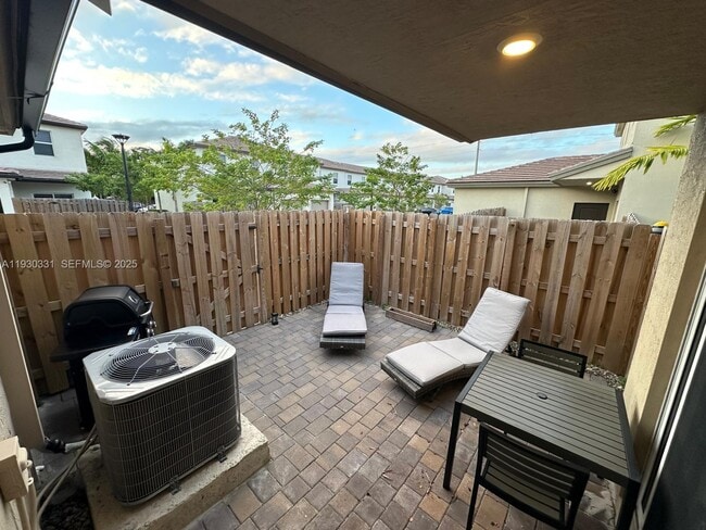 Building Photo - 26450 SW 148th Ct