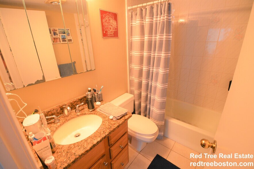 Building Photo - 75 Brainerd Rd