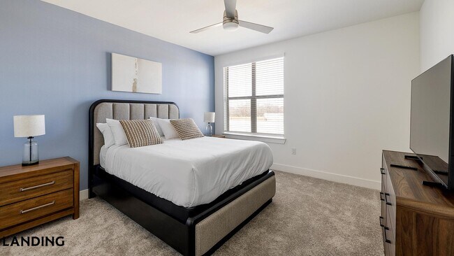 Building Photo - 108 N US Hwy 377